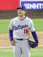 　ロッキーズ戦の７回、トーバーに同点ソロを浴びたドジャース・山本＝デンバー（共同）