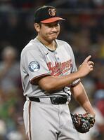 　３回、ボークで失点した菅野（イマジンイメージズ・ロイター＝共同）