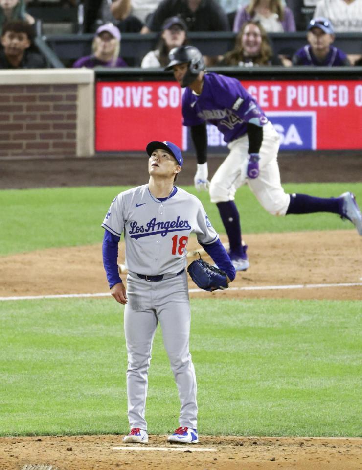 　ロッキーズ戦の７回、トーバーに同点ソロを浴びたドジャース・山本＝デンバー（共同）