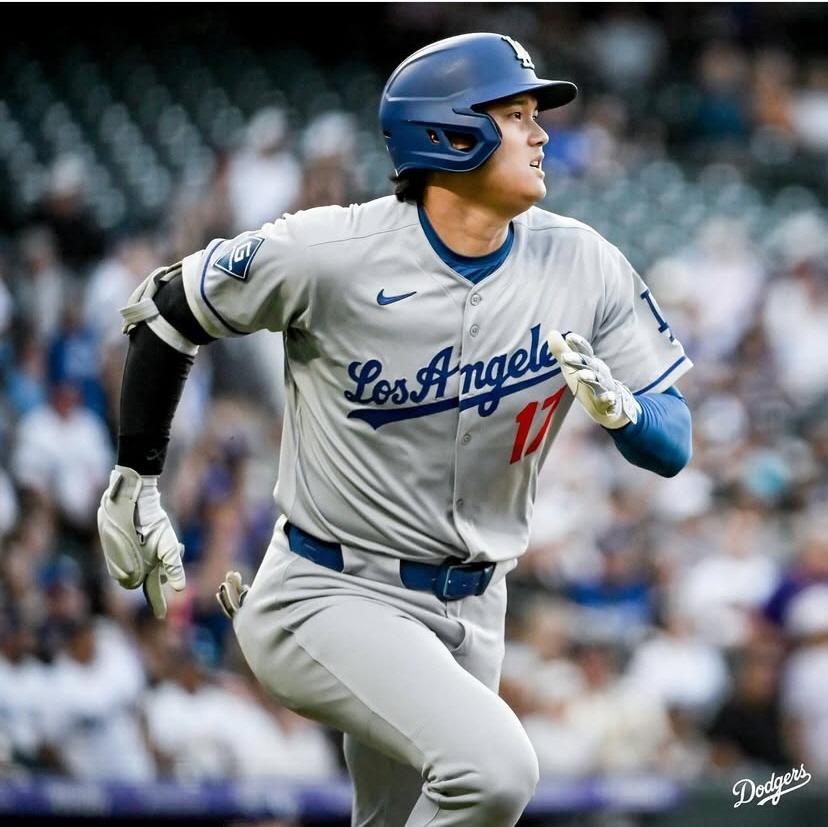 　２回、４４号ソロを放ち、駆け出す大谷（ロサンゼルス・ドジャース提供）