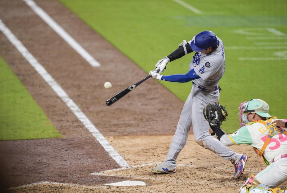 　パドレス戦の９回、中飛に倒れるドジャース・大谷。３打数無安打に終わった＝サンディエゴ（共同）