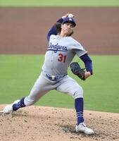 　パドレス戦に先発したドジャースのグラスノー（共同）