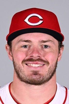 レッズへ移籍のラックスに世界一リング授与式　大谷ともハグ　本塁付近でリングの箱と黄金ユニホームを贈られ笑顔