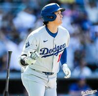 　２４日、敵地でのパドレス戦、９回の打席で４５号ソロを放った大谷翔平（ロサンゼルス・ドジャース提供）