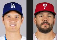 　大谷翔平（左）とシュワバー