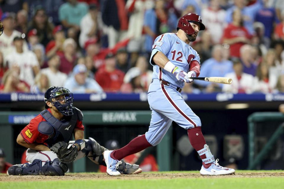 　ブレーブス戦の７回、この試合４本目の本塁打となる４９号３ランを放つフィリーズのシュワバー（ゲッティ＝共同）