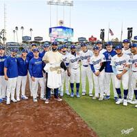 大谷も笑顔でハグ 昨季の同僚・ヘイワードへのチャンピオン