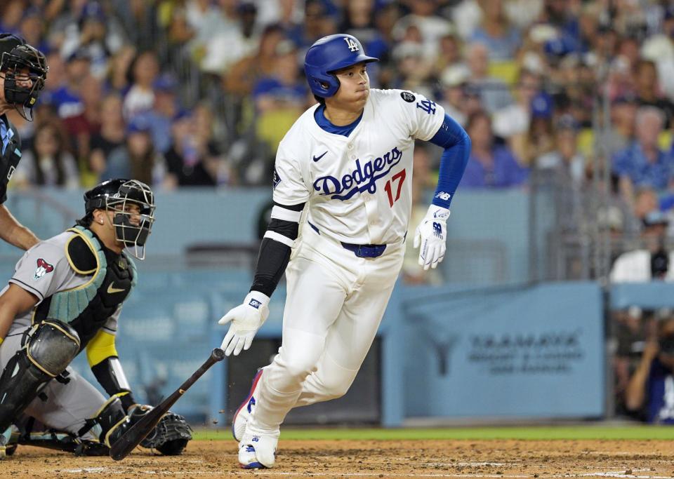 　３回、一塁内野安打を放つ大谷（共同）