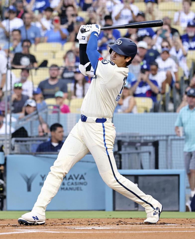 　１回、二ゴロに倒れる大谷（共同）