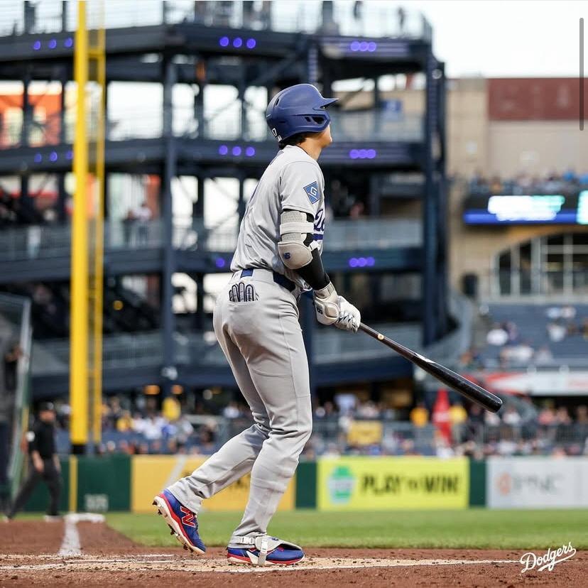 　３回、４６号ソロを放った大谷（ロサンゼルス・ドジャース提供）