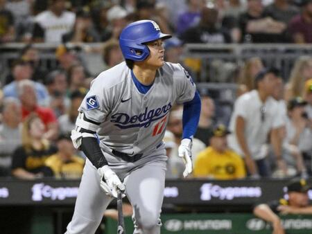 　パイレーツ戦の５回、二塁打を放つ大谷（共同）