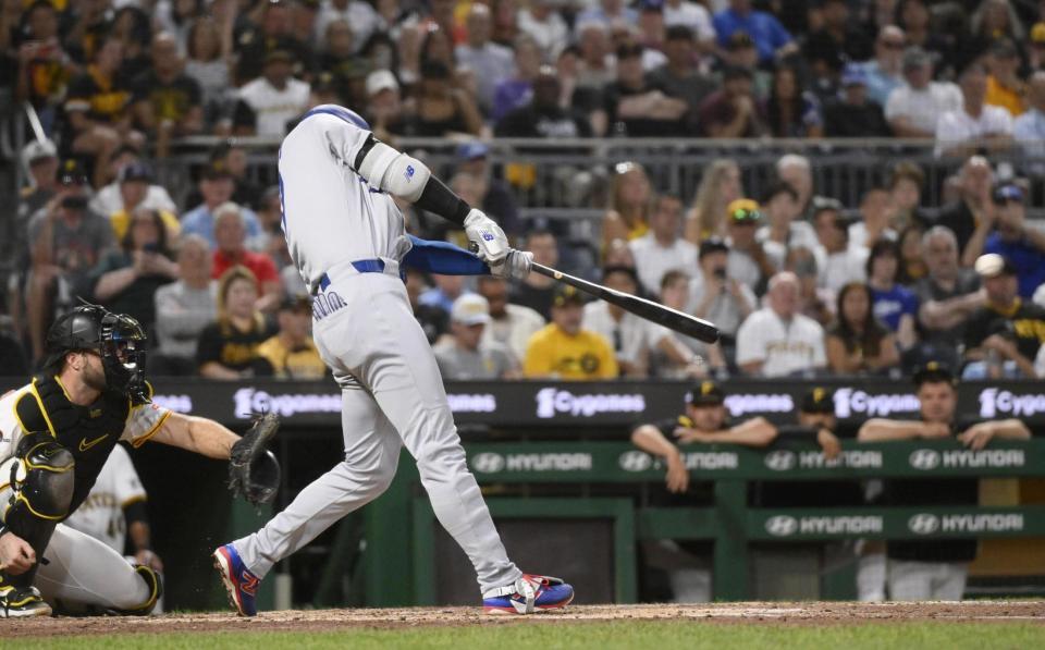 　パイレーツ戦の５回、二塁打を放つ大谷（共同）