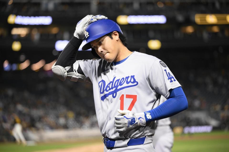 　パイレーツ戦の８回、二飛に倒れた大谷（共同）