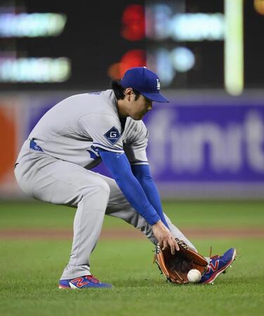 　オリオールズ戦の３回、メヨを投ゴロに仕留めるドジャース先発の大谷（共同）