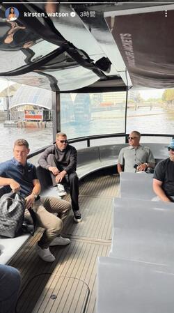 　キアステン・ワトソンさんのインスタグラム（ｋｉｒｓｔｅｎ＿ｗａｔｓｏｎ）より