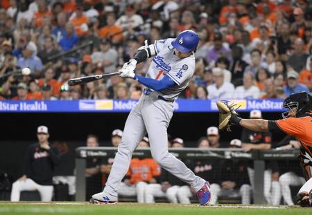 　オリオールズ戦の１回、右前打を放つドジャース・大谷（共同）