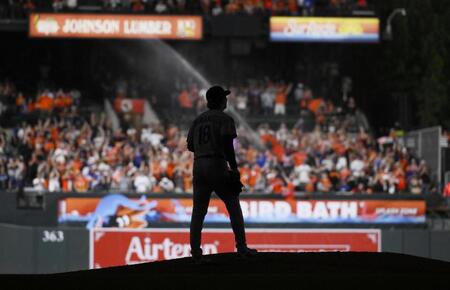 　オリオールズ戦の９回、無安打無得点試合まであと１人の場面で本塁打を浴びたドジャース・山本（共同）