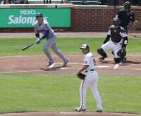 　オリオールズ戦の１回、菅野から47号ソロを放つドジャース・大谷（共同）