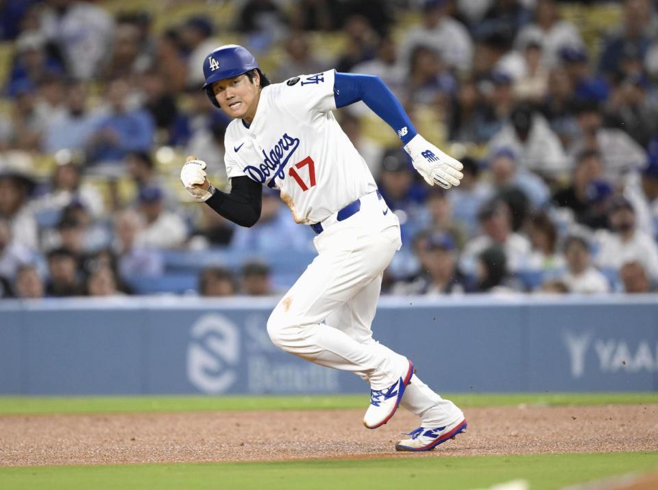 　３回、二盗する大谷（共同）