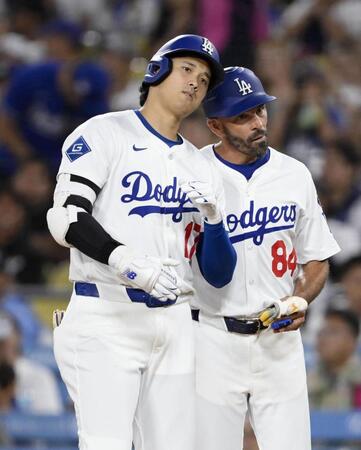 　ロッキーズ戦の２回、右前適時打を放ったドジャース・大谷（共同）