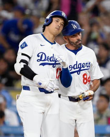 　ロッキーズ戦の２回、右前適時打を放ったドジャース・大谷＝ロサンゼルス（共同）