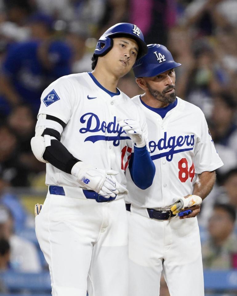 　ロッキーズ戦の２回、右前適時打を放ったドジャース・大谷（共同）