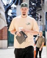 　球場入りするスネル（ロサンゼルス・ドジャース提供）