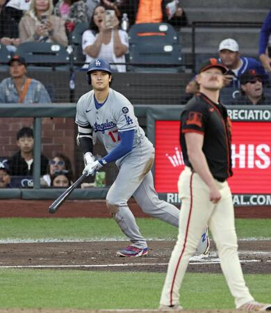 　３回、49号ソロを放つ大谷（共同）