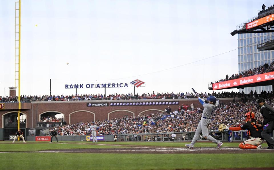 　３回、49号ソロを放つ大谷（共同）