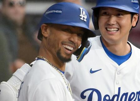 なぜ大谷翔平の胸元に２１の丸数字があったのか　ベッツの背番号は５０→２１　ユニホームの背中には「ＢＥＴＴＳ」の名前なく