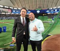　黒田博樹氏（左）とビクトリノ氏（ジョン・スーフー／ドジャース提供）