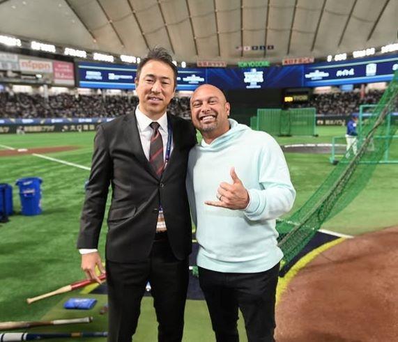 　黒田博樹氏（左）とビクトリノ氏（ジョン・スーフー／ドジャース提供）