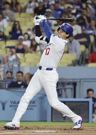 　フィリーズ戦の１回、二ゴロに倒れるドジャース・大谷（共同）