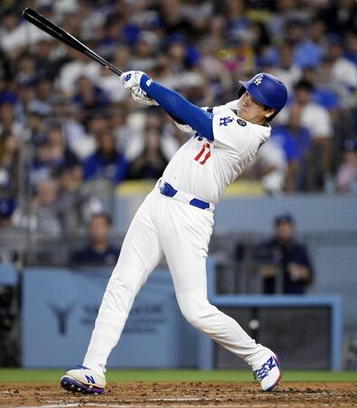 　３回、中飛に倒れる・大谷（共同）