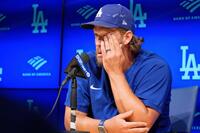 　記者会見するカーショー（ＡＰ＝共同）