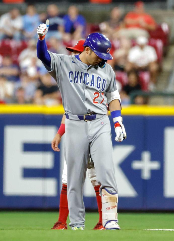 　７回、二塁打を放ったカブス・鈴木（共同）