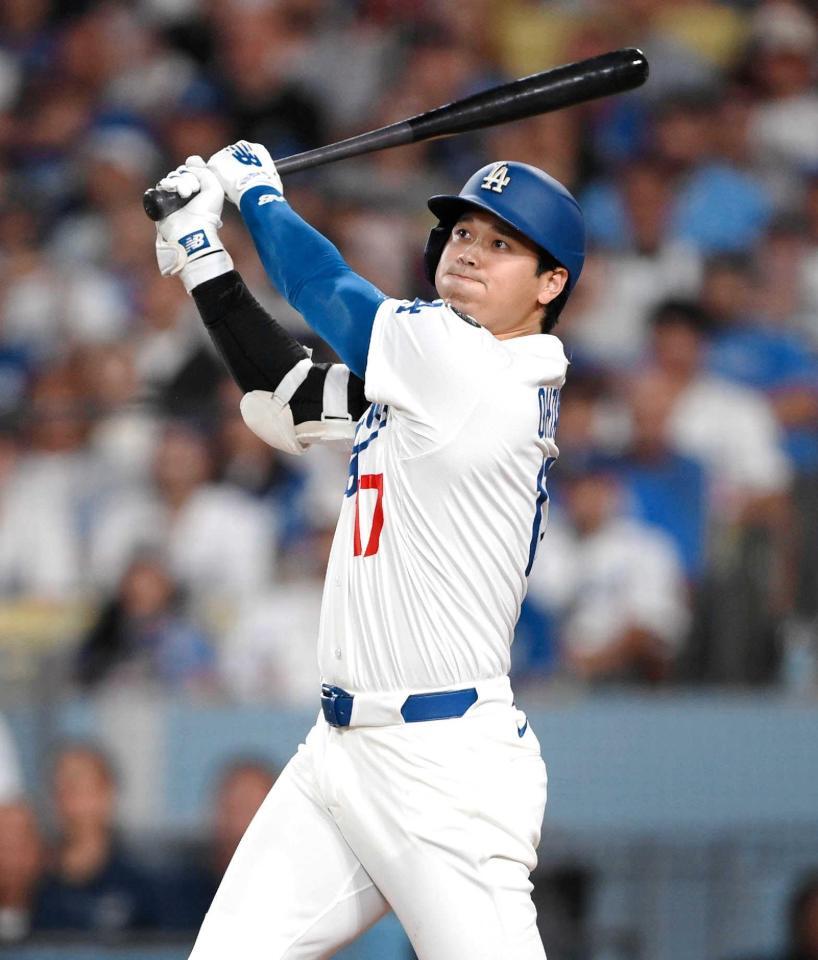 　５２号３ランを放った大谷（共同）