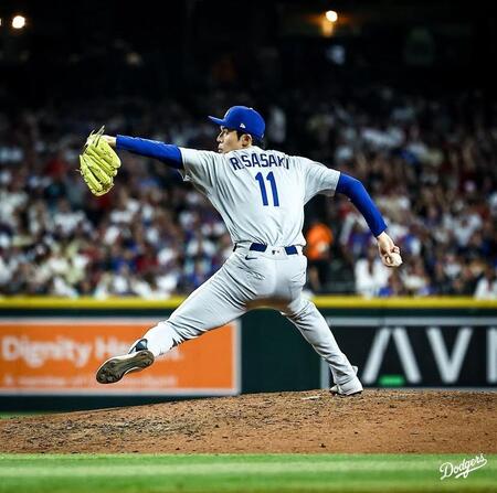 ドジャースＭ１　延長十一回の死闘制す　大谷が初回特大三塁打から先制生還、１３８日ぶり復帰の佐々木が１回無失点初ホールド、カーショー男気リリーフ