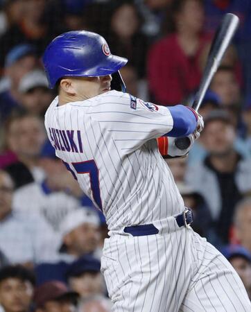 　メッツ戦の６回、２打席連続本塁打となる29号３ランを放つ鈴木（共同）