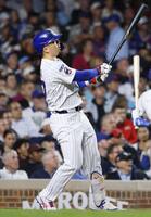 　メッツ戦の６回、２打席連続本塁打となる29号３ランを放つ鈴木（共同）