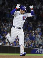 　メッツ戦の４回、28号ソロを放った鈴木（共同）