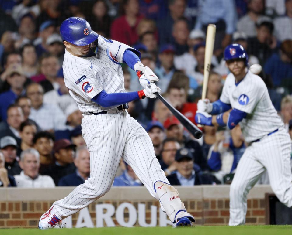 　メッツ戦の６回、２打席連続本塁打となる29号３ランを放つ鈴木（共同）