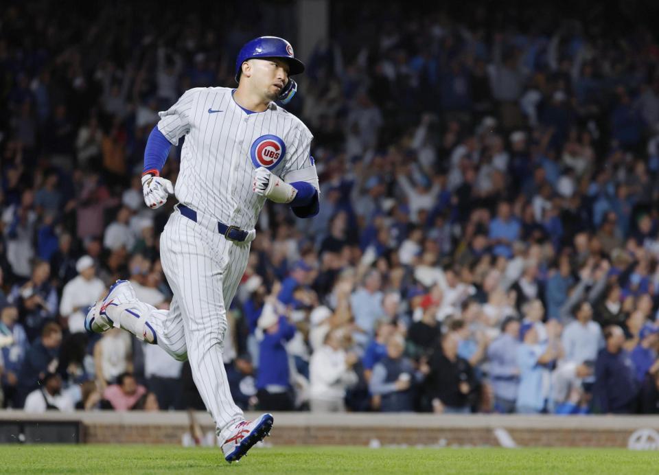 　メッツ戦の６回、２打席連続本塁打となる29号３ランを放った鈴木（共同）