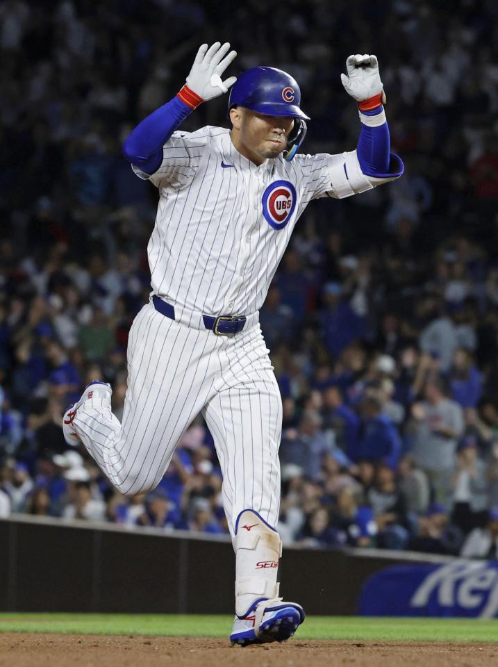 　メッツ戦の４回、28号ソロを放った鈴木（共同）