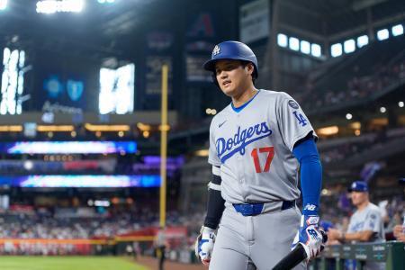 　ドジャースの大谷翔平＝２５日、フェニックス（イマジンイメージズ・ロイター＝共同）