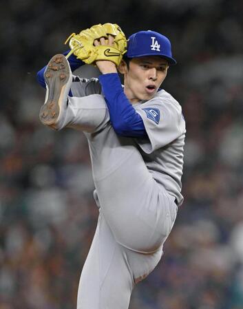 　７回に登板した佐々木（共同）