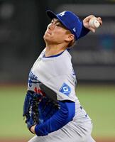 　先発し、６回無失点で１２勝目を挙げた山本