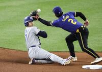 　３回、二盗を決める大谷（共同）