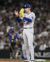 　７回、クロフォードを三ゴロに打ち取った佐々木（共同）