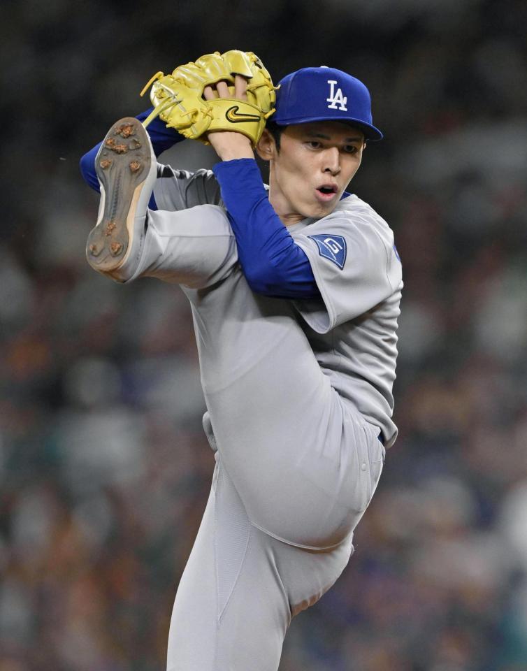 　７回に登板した佐々木（共同）